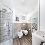 Il Melograno By Whale Homes * Padenghe sul Garda