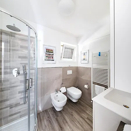 Il Melograno By Whale Homes * Padenghe sul Garda